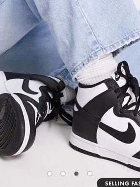 NIKE PANDA DUNKS-BRAND New in Box-never worn.